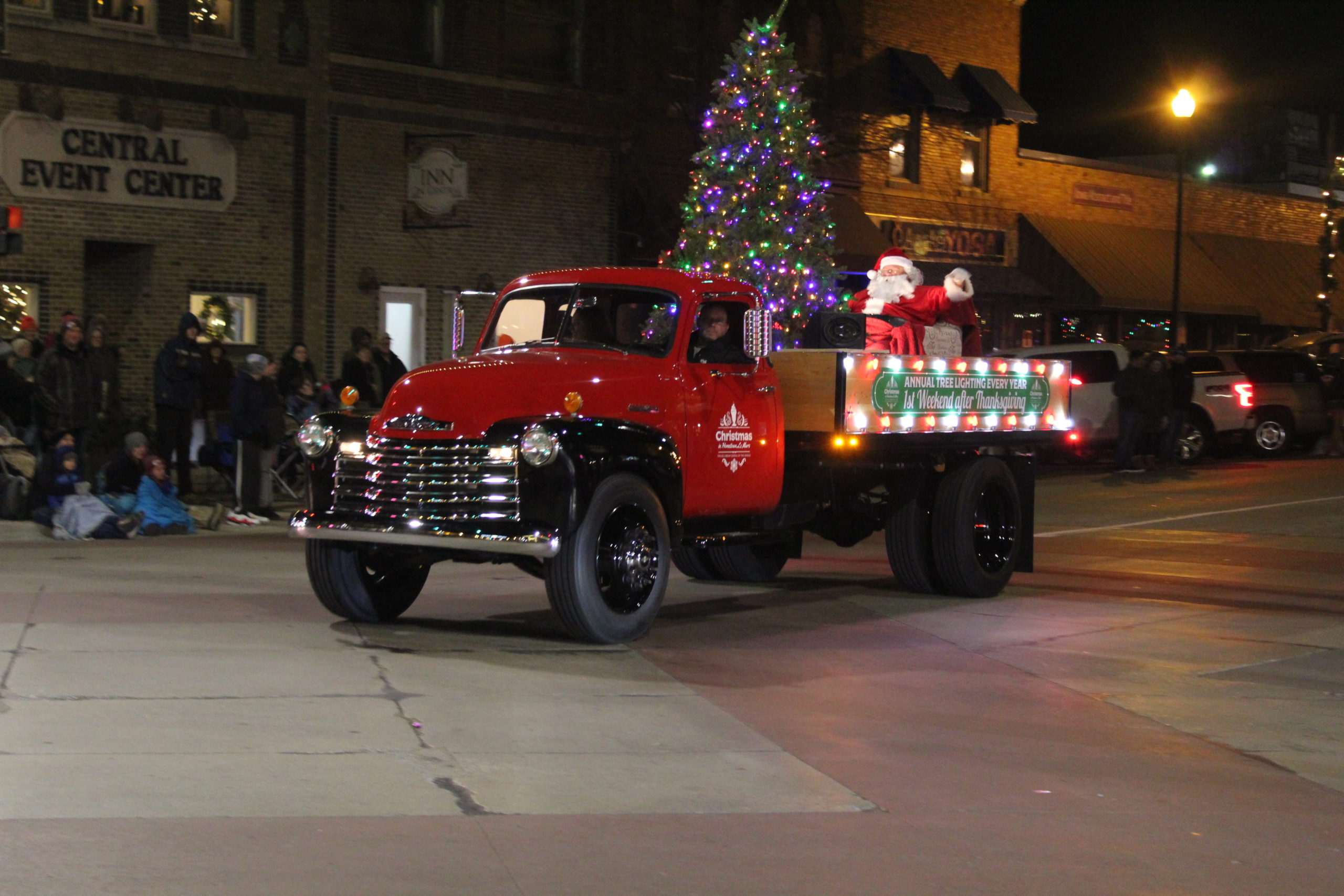 Le Mars Christmas Lighted Parade KLEM 1410