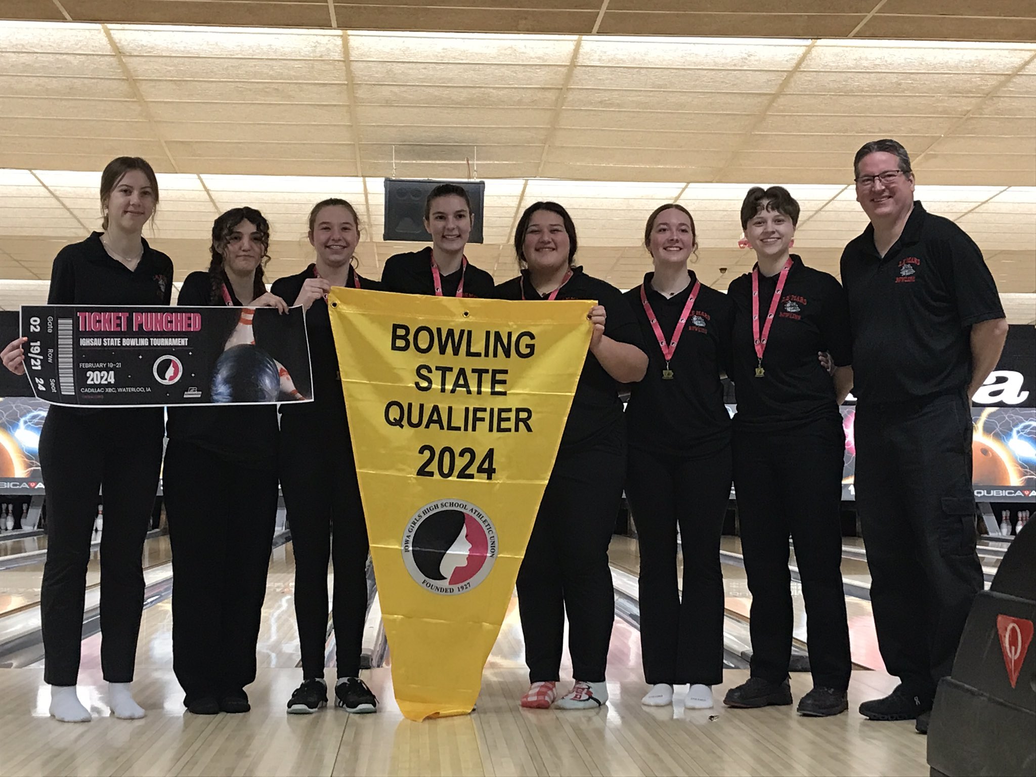 A Decade of Dominance Le Mars Girls Bowling Qualifies for State for the 10th Year in a Row